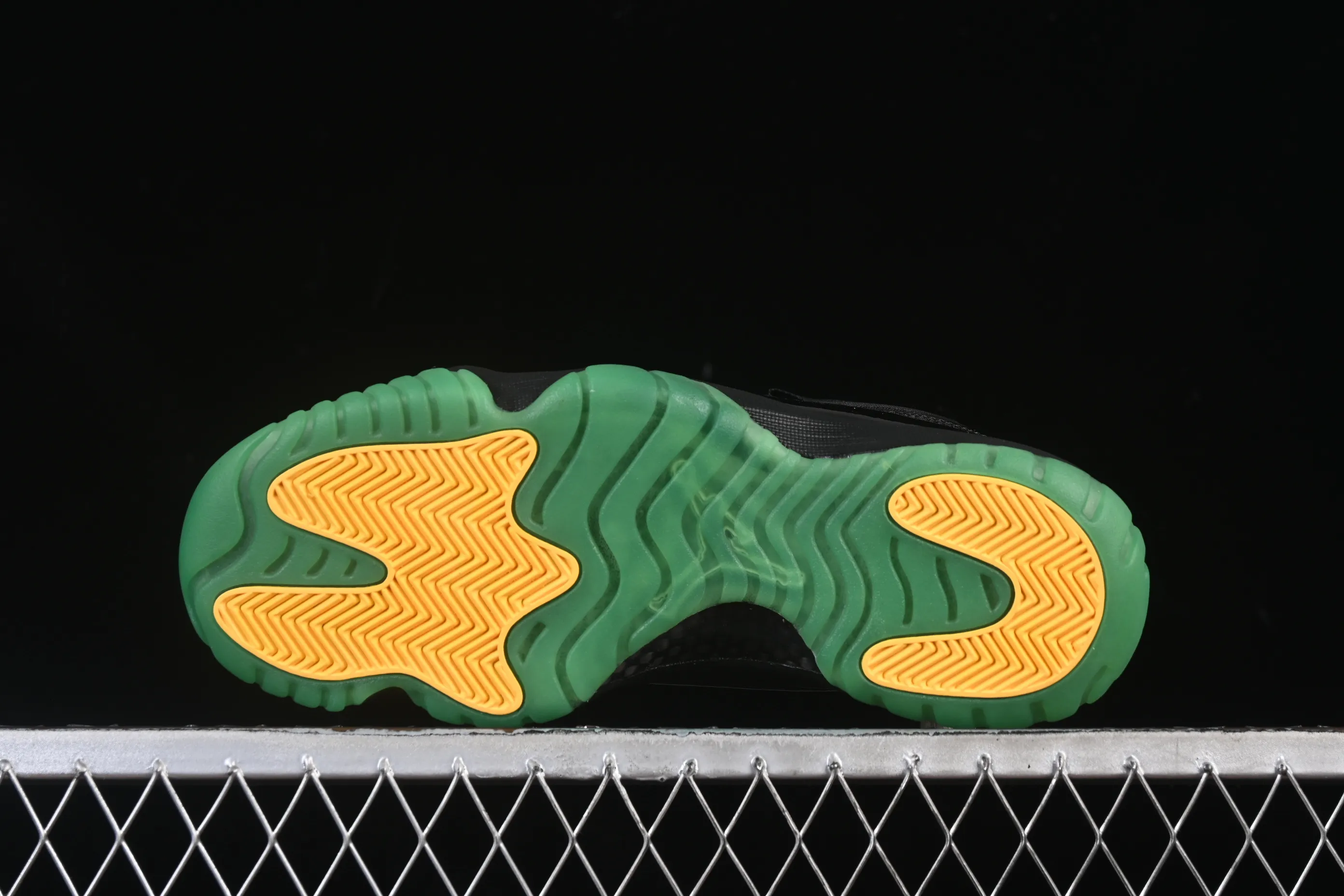 All categories Air Jordan Jordan series basketball shoes Air Jordan 11 Air Jordan 11 Retro "Green Black" AJ11 Joe 11 black and green CT8012-037